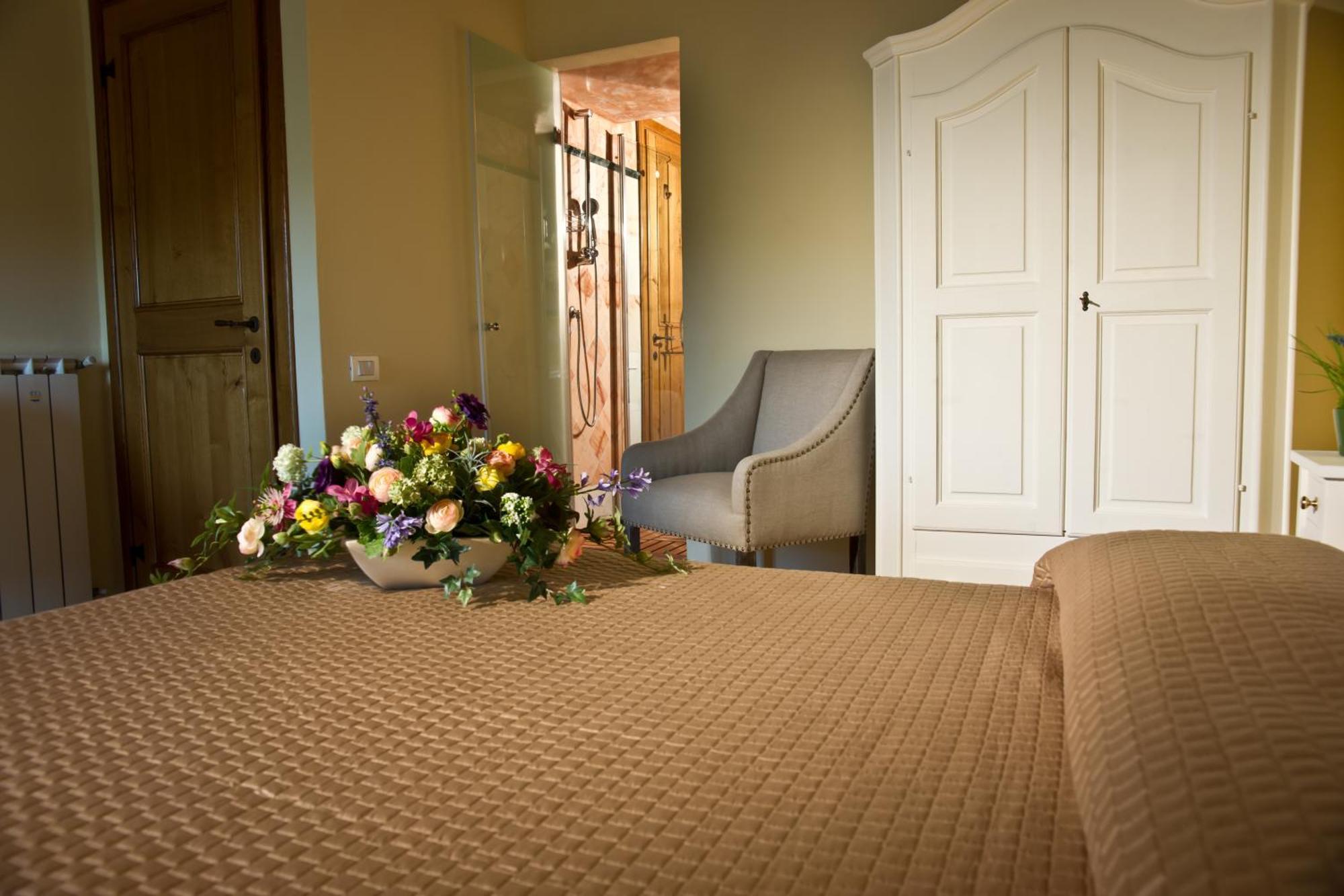 Suite Accommodation Mastiano Стая снимка